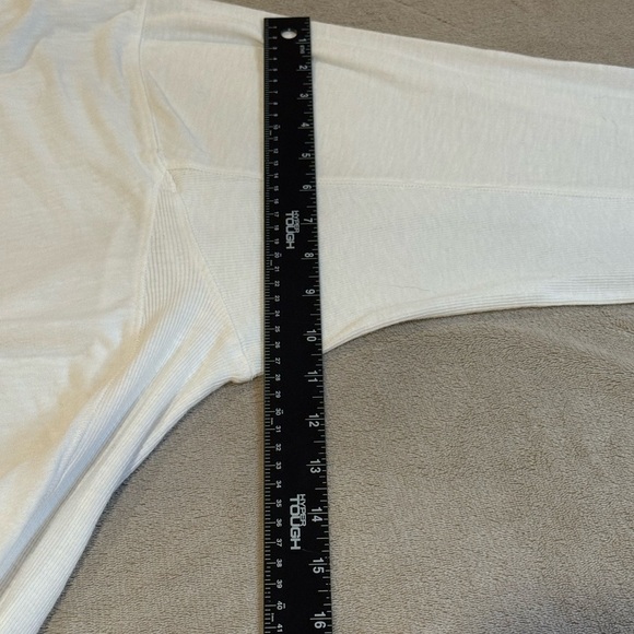 Aerie White Oversized Drop Shouldered Boyfriend Long sleeve top, size XL - Picture 6 of 10